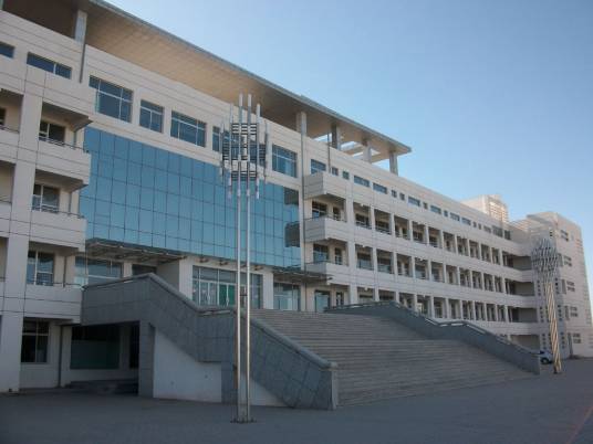 巴彦淖尔市第一职业学校
