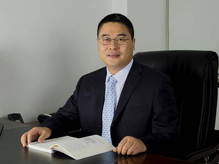 周显峰（中航通用飞机有限责任公司党委副书记、总经理）