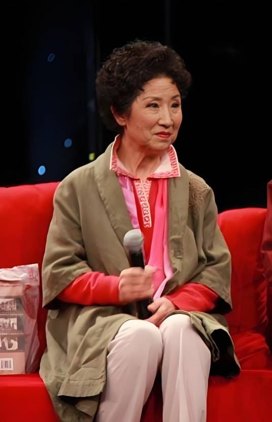 孙凤琴（中国著名表演艺术家、一级演员、北京电影学院教授）
