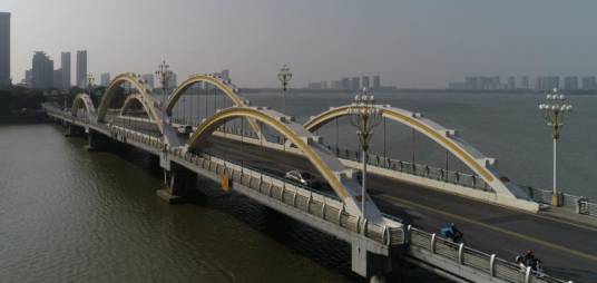 世纪大桥（中国江苏省无锡市宜兴市境内的过河通道）