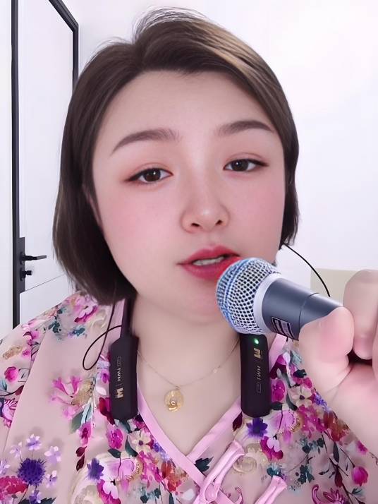 演员关晶