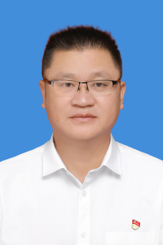 李盛林（云南省玉溪市林业和草原局党组成员、副局长）
