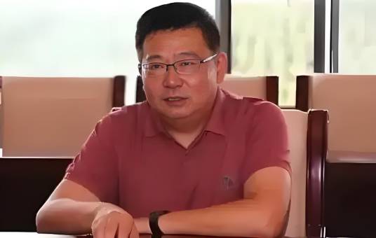 罗中华（中国华油集团有限公司原副总经理）