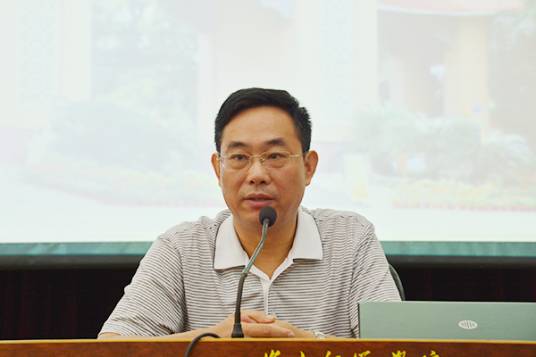 刘明贵（岭南师范学院原党委书记）