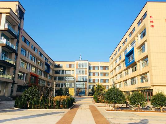青岛长江卓越技工学校