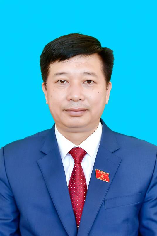 黎春秋（越南清化省委委员，弘化县委书记、人民议会主席）