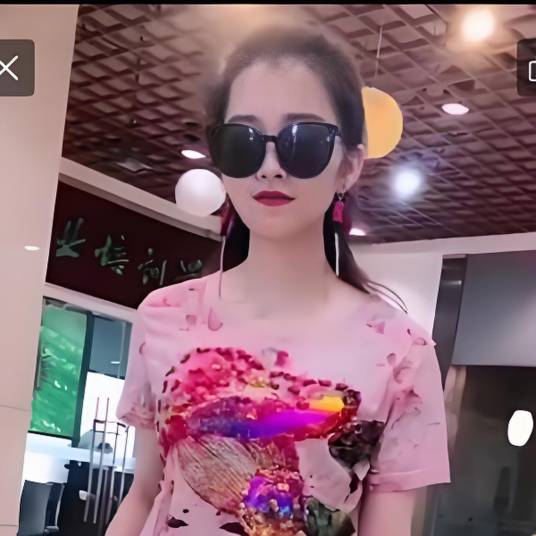 时尚靓装服装店