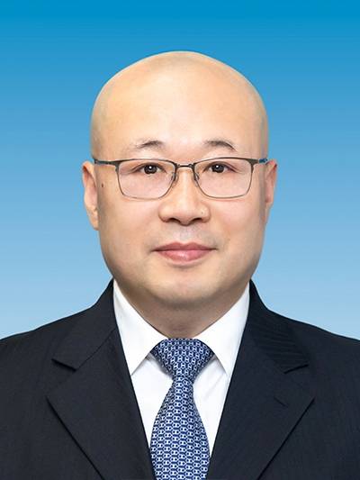 王德春（中国重型汽车集团有限公司党委委员、副总经理）