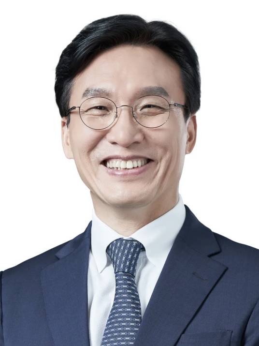 金民锡（韩国共同民主党党首、韩国第49任国务总理）