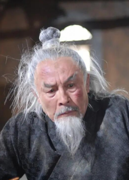 朱载琇