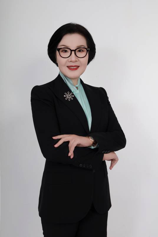 周锦（山东省服装设计协会会长）