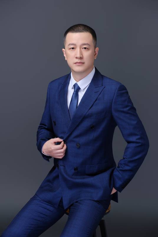 金磊（西安高一生医疗美容医院执业医师）