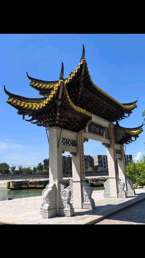 瓜洲渡（中国江苏省扬州市西南的古渡口）