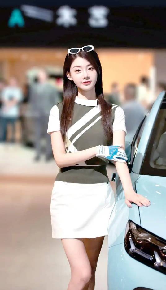 张芮尔（中国知名车模）