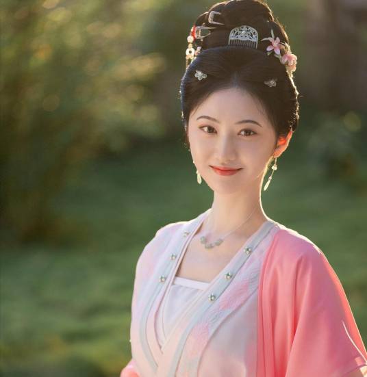 姜似（电视剧《似锦》中的女主角）