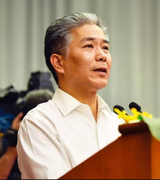 贺荣明（上海微电子装备（集团）股份有限公司董事长兼总经理）