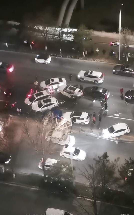 12·1秦皇岛交通事故
