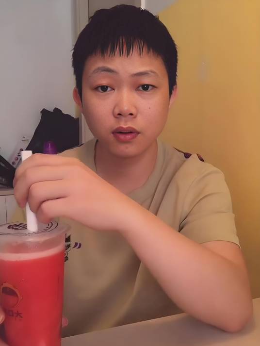 菲菲爱短剧
