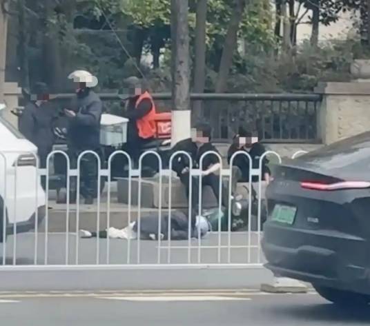 3·8长沙女老师被校车追尾辗轧事件