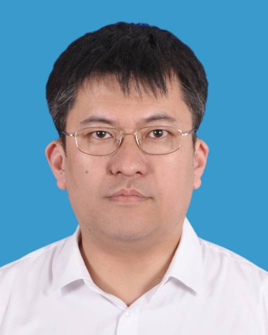 何辉（福建省莆田市仙游县委常委，县人民政府副县长）