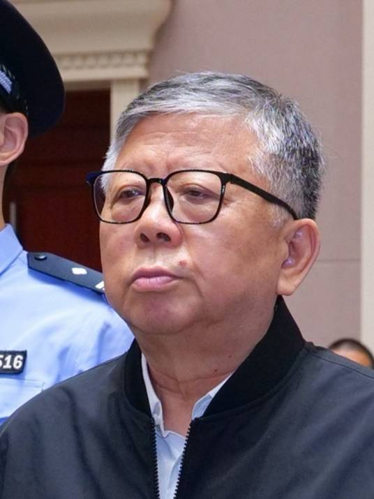 杨有林（江苏省南京经济技术开发区管委会原常务副主任、牛首山文化旅游集团有限公司原董事长）