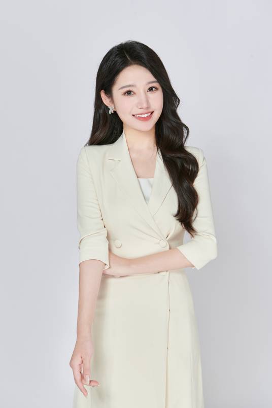 张琼月（深圳卫视“00后”女记者）