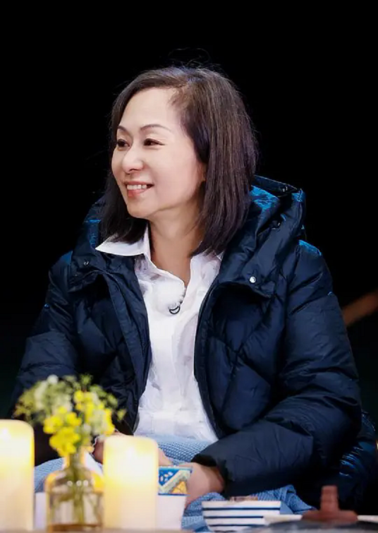 陈美玲（中国香港艺人艾威的妻子）