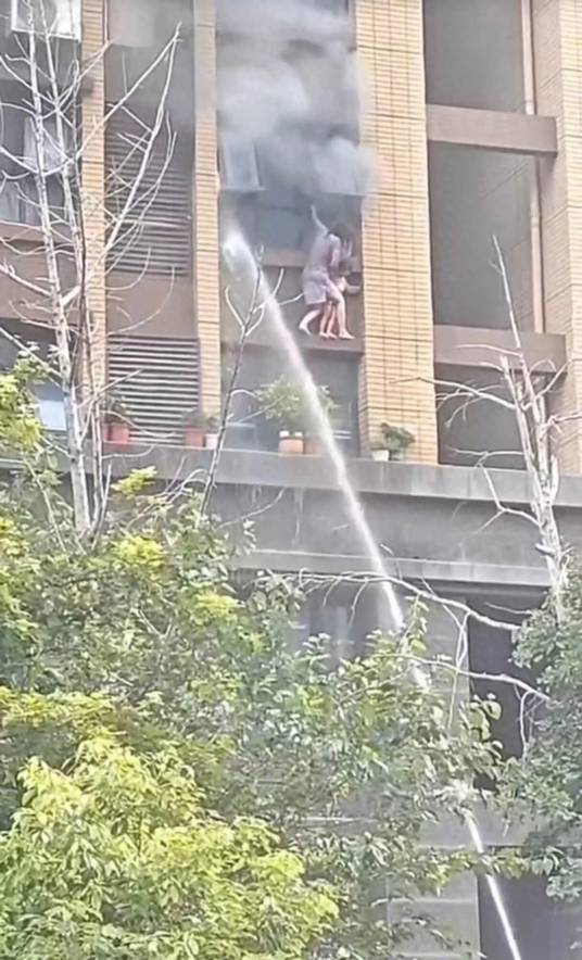 7·27连云港火灾坠楼事件