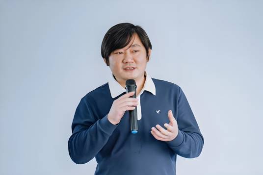 张雪（中国企业家、职业摩托车手、张雪机车创始人）