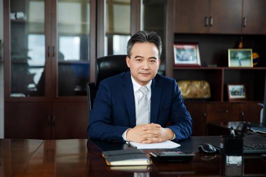 黄黎明（光明乳业股份有限公司党委书记、董事长）