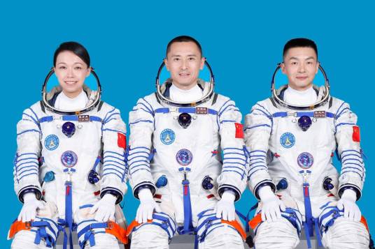 神舟二十三号飞行乘组