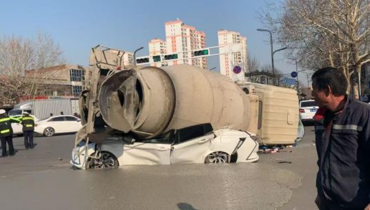 2·18曲阳交通事故