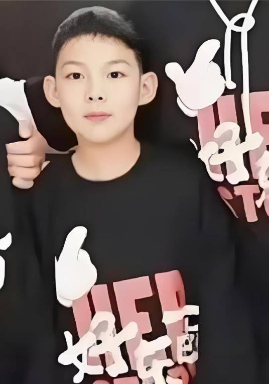阳阳（演员梅婷和摄影师曾剑的儿子）
