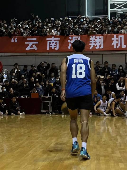 滑翔机矣进宏