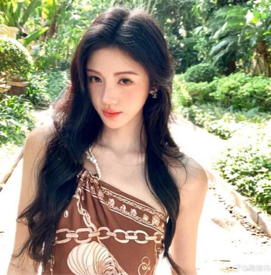 2025年鞠婧祎解约风波