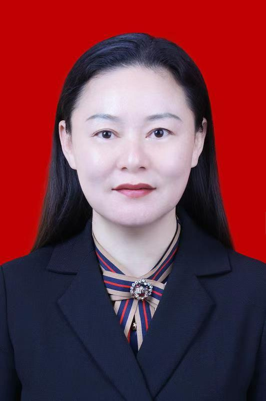 叶春华（湖南省常德市西洞庭管理区党委副书记、管委会主任）
