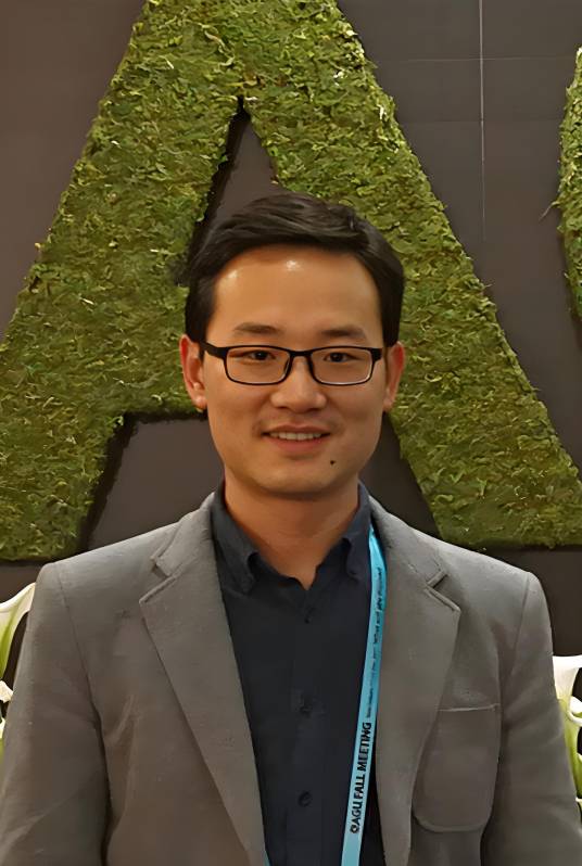 周佳庆（武汉大学副教授）