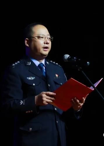 张皓（江苏省江阴市政府副市长、党组成员，江阴市公安局党委书记、局长、督察长，江阴市委政法委副书记）