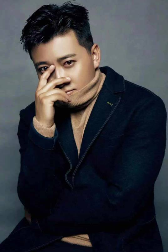罗布桑珠(藏族青年男歌手)