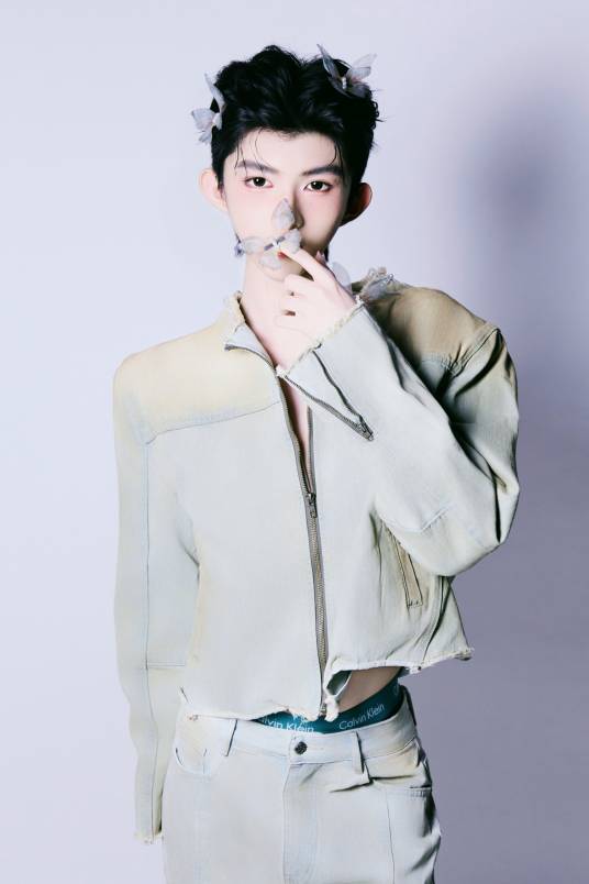 张晋玮（中国内地男歌手、演员）
