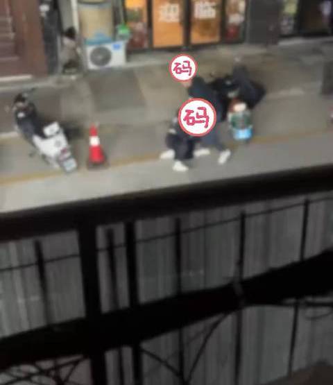 1·12晋城男子当街殴打妻子事件