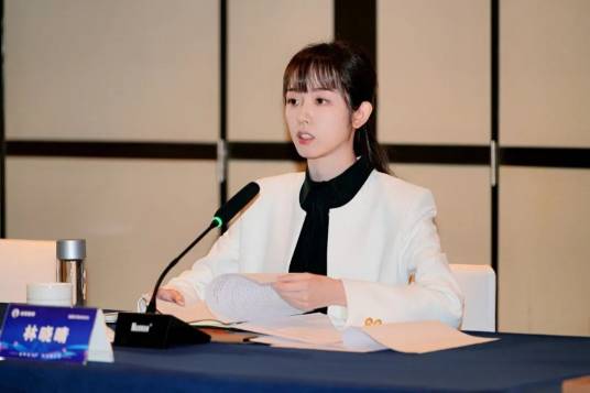 林晓晴（成都市路桥工程股份有限公司董事长、非独立董事）