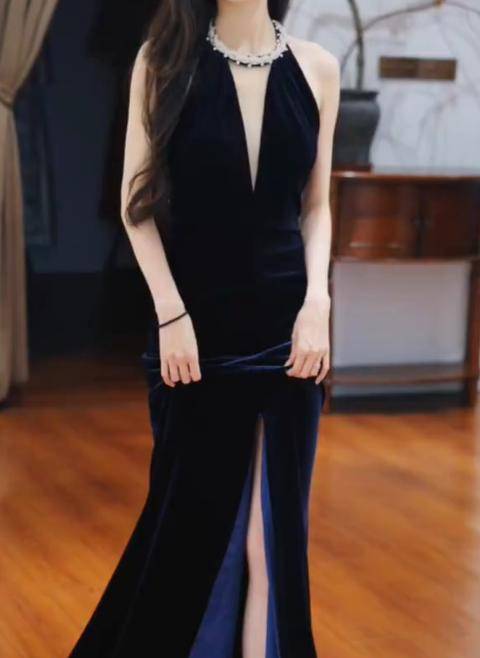 2026年商家称女孩演出完退礼服事件