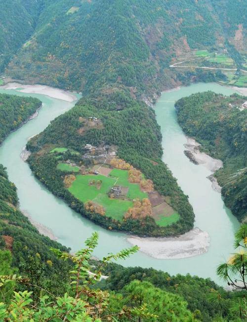 怒江大峡谷（中国云南省怒江傈僳族自治州的峡谷）