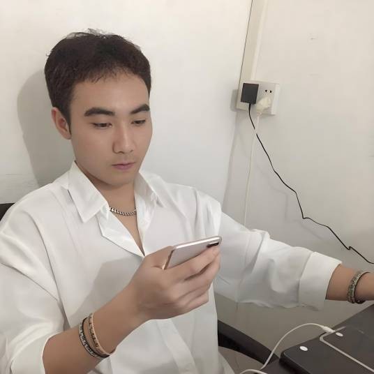 小伙老吴