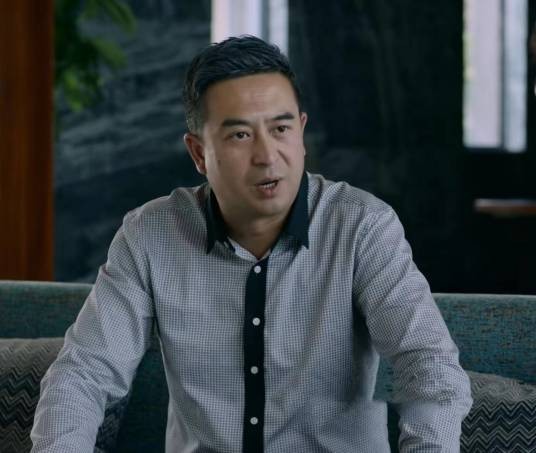 林父（电视剧《安娜的爱人》中的男配角）