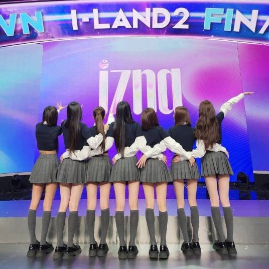 izna（韩国女子唱跳组合）
