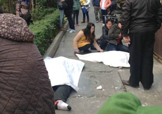 男子抱儿跳楼事件