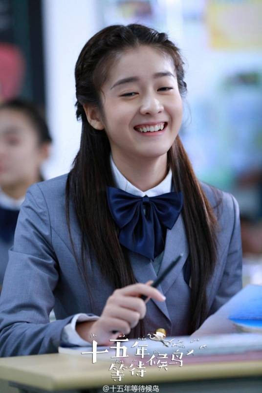 韩以晨（小说《十五年等待候鸟》中登场的女配角）