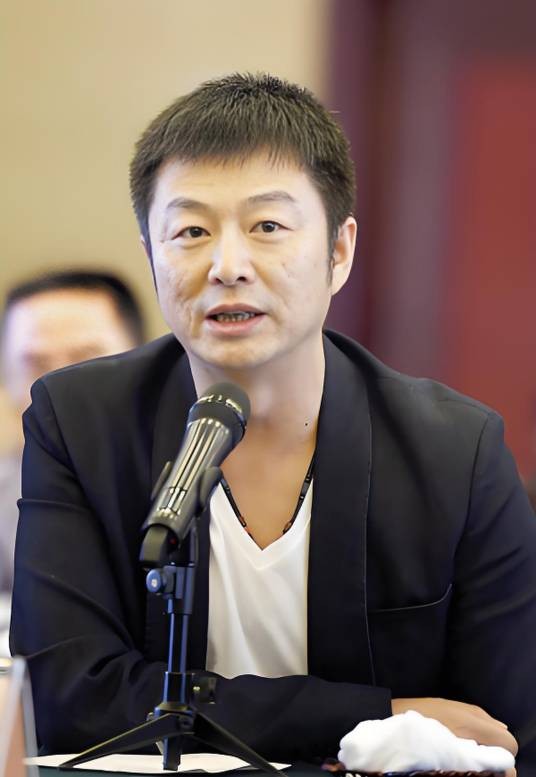 程力栋（浙江永乐影视制作有限公司董事长及创始人、中国男导演、企业家）